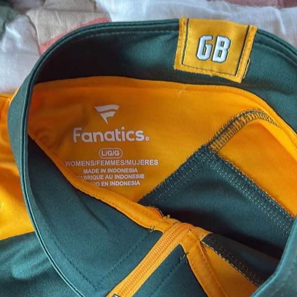 Packer zip up - Picture 2 of 3
